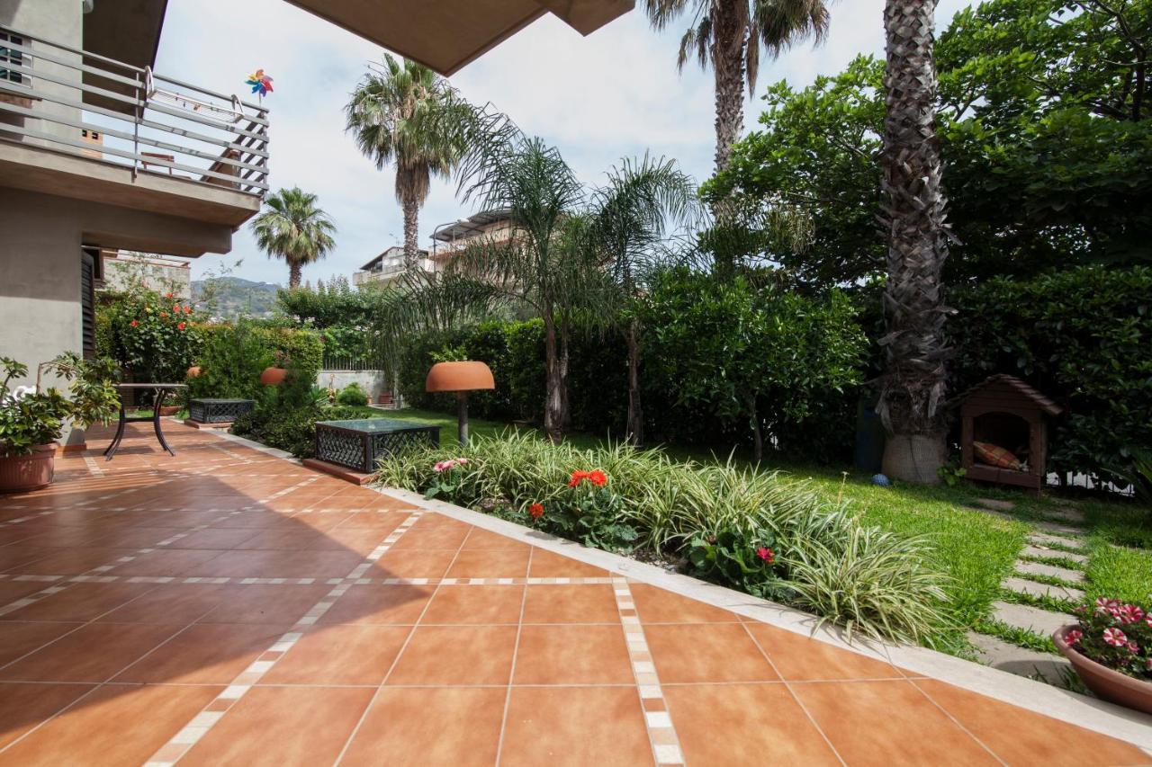 B&B Villa Carmen Sant'Alessio Siculo Luaran gambar