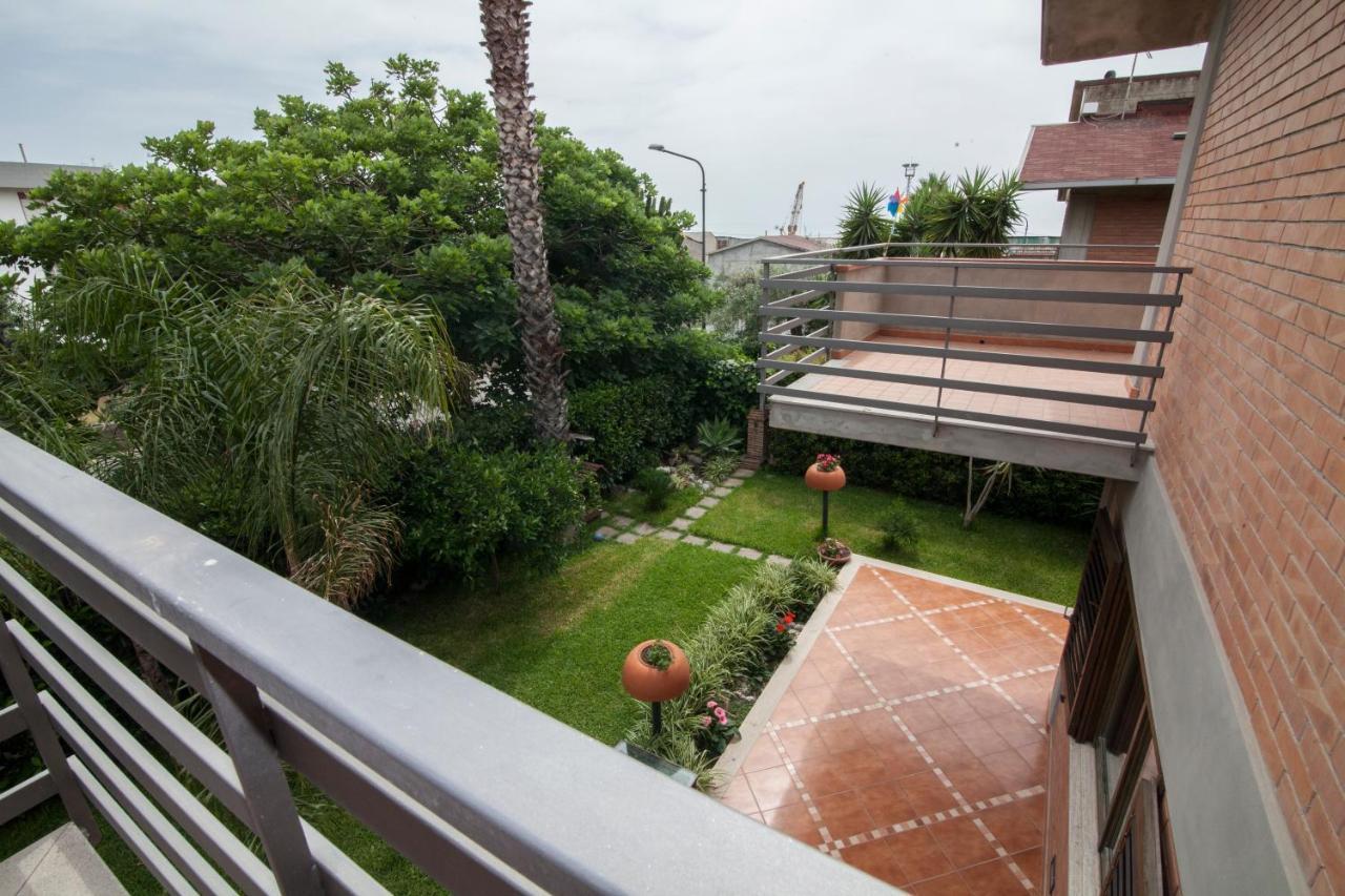 B&B Villa Carmen Sant'Alessio Siculo Luaran gambar