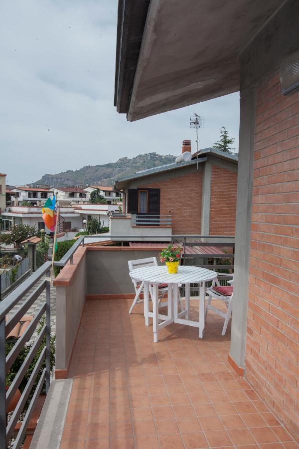 B&B Villa Carmen Sant'Alessio Siculo Luaran gambar